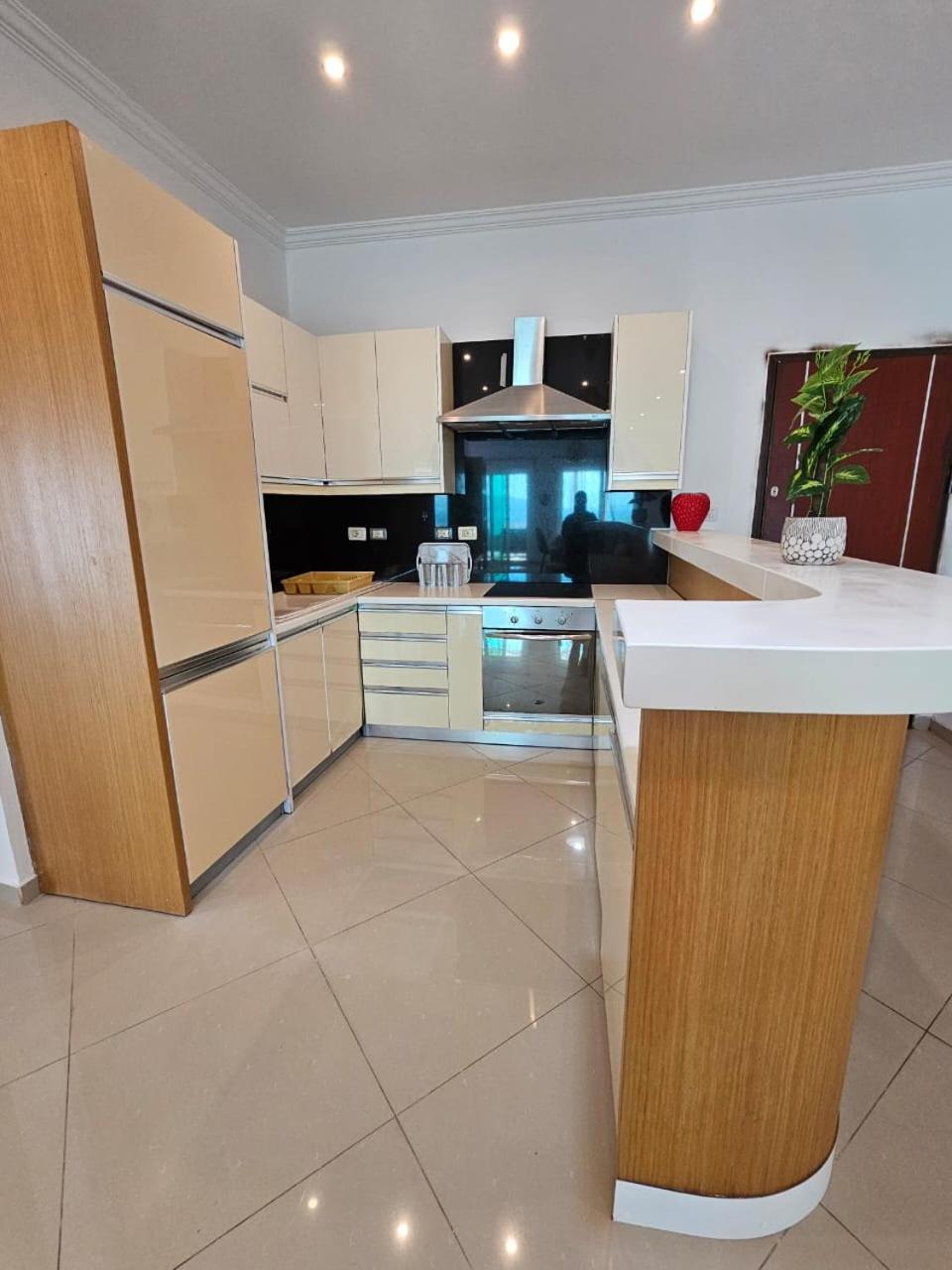 Seaside Jon Saranda Apartment Bagian luar foto